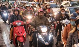 Downtown Hanoi sees unusual crowdedness on first day of Lunar New Year